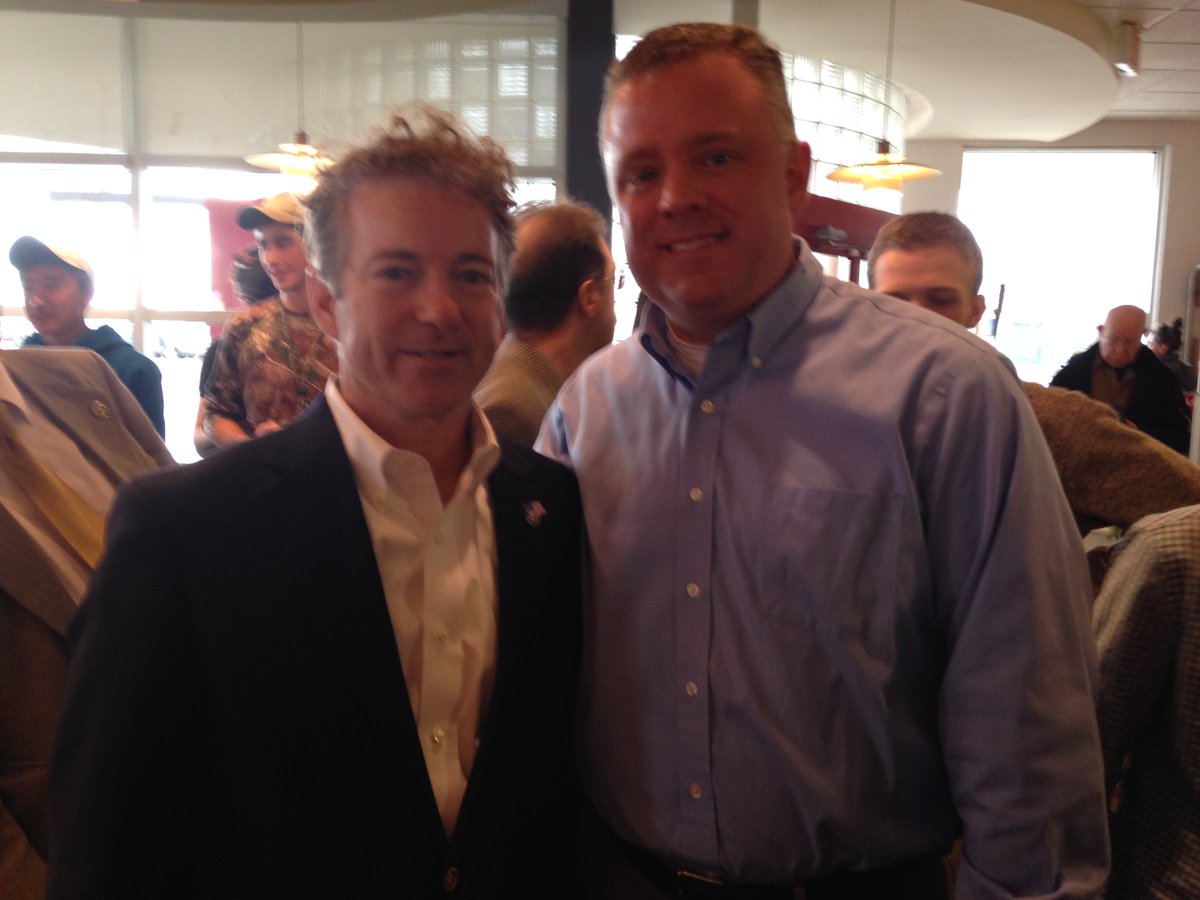 Thanks for meeting with our #ALZAmbassador @RandPaul #ENDALZ