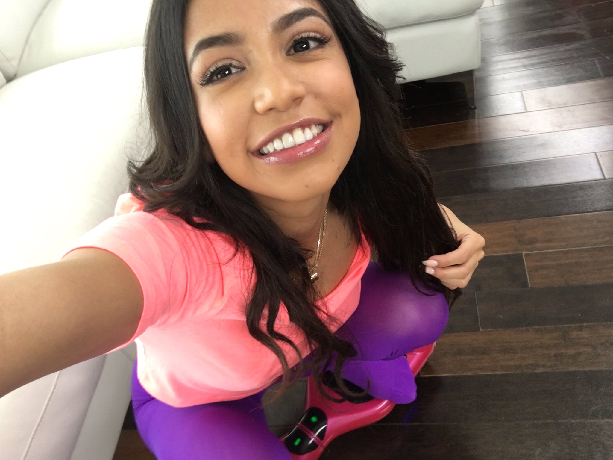 Фото вероники родригес, порно фото азиатки ебутся