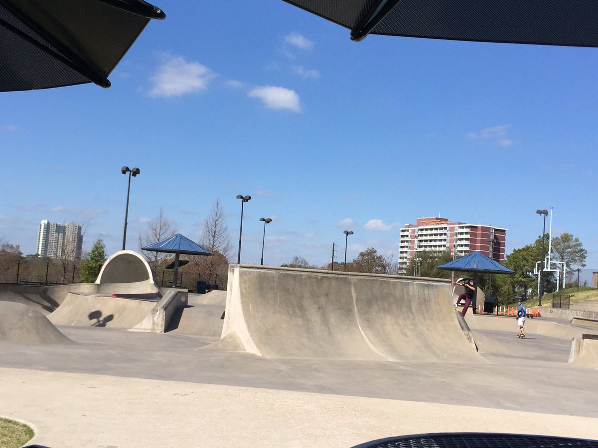 howaboutanolive's tweet photo. @Ashlyn_Harris Have checked out the skate park in Houston yet? https://t.co/IiZWLftWQm
