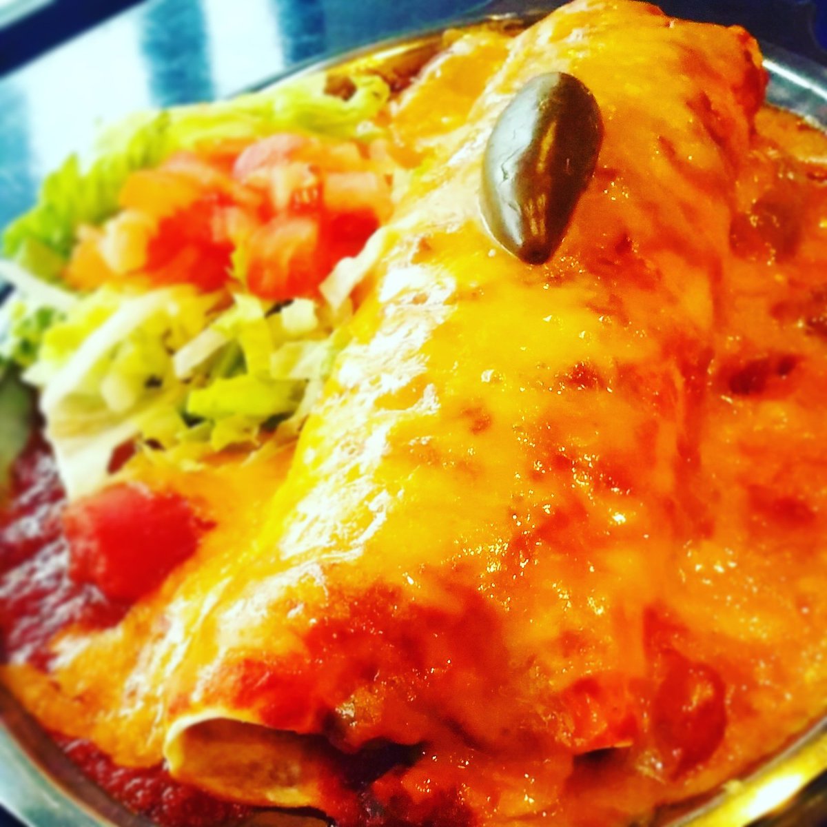 The_Gold_Rush's tweet photo. Start your weekend right- with a #beanroll #thegoldrush #nashville https://t.co/fWIDz2omP4