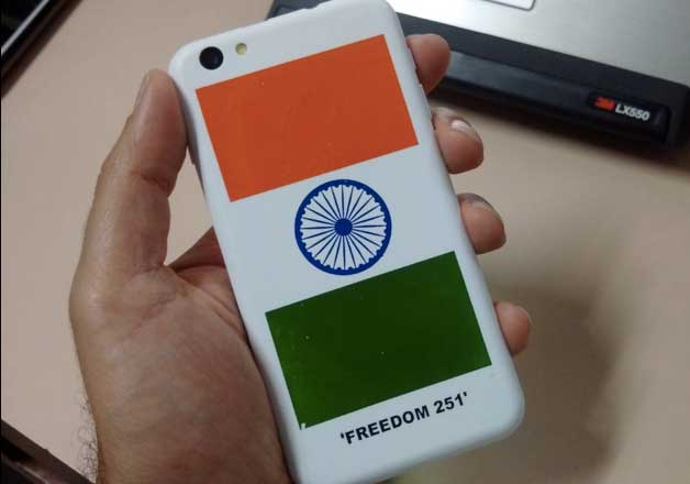 indiatvnews's tweet photo. Freedom 251: Five crore registrations in two days, company promises 25 lakh sets
https://t.co/b6kYbUYAwn https://t.co/khphpOKxrE