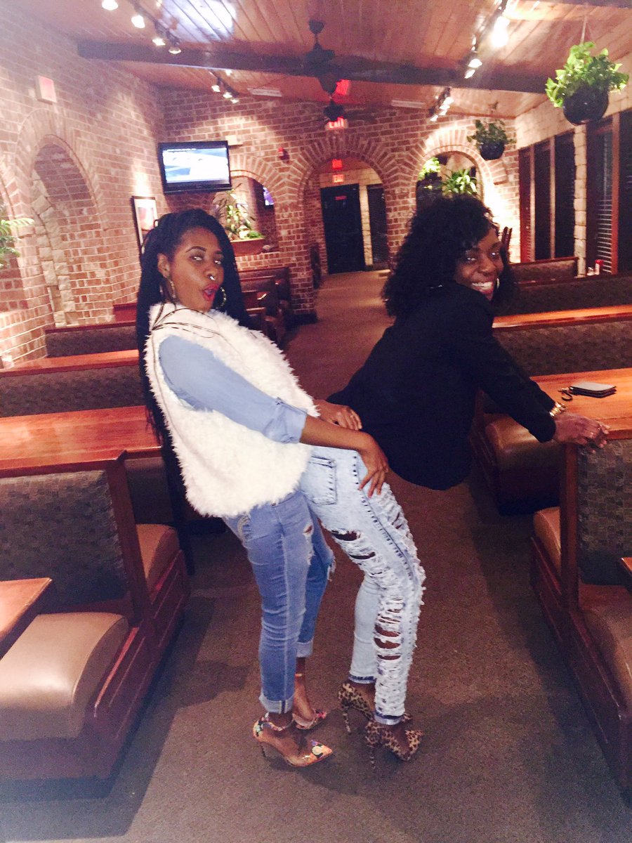 onlyyjane's tweet photo. Hope I was able to make @SombreBeaute__x birthday less stressful as possible and a lifetime memory! #21bitchessss https://t.co/D2owAhr5vw