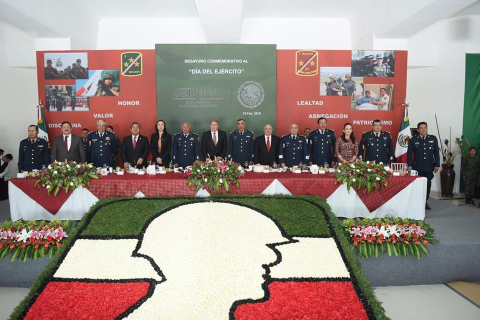 RocioDiazMon's tweet photo. En el #DíaDelEjércitoMexicano, celebro y reconozco la participación activa de las mujeres en las fuerzas militares. https://t.co/3f0TLS9iai