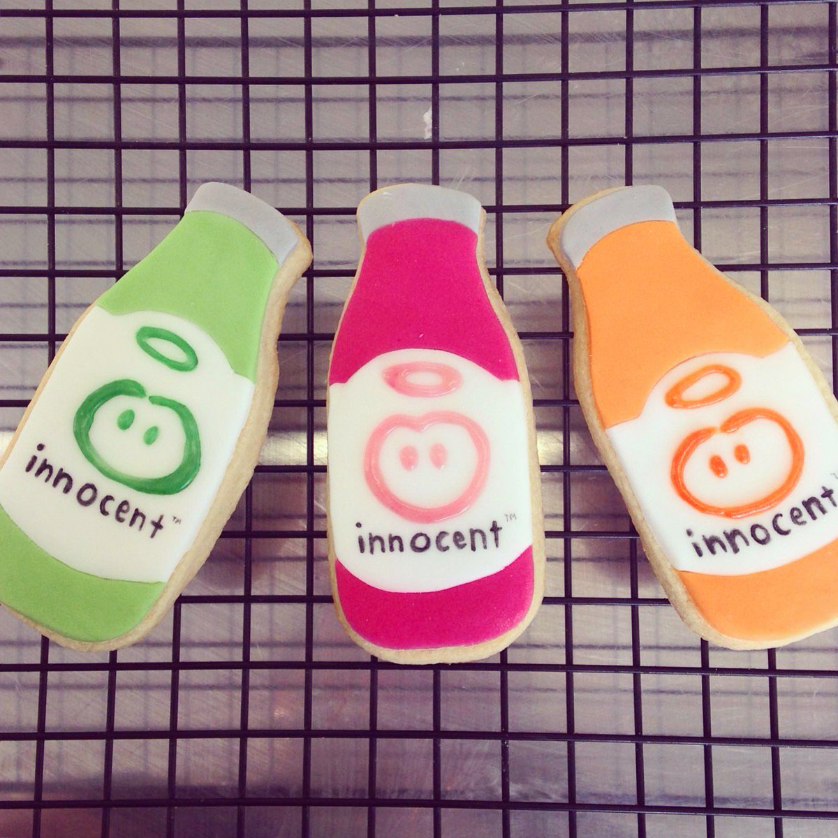 bkd_london's tweet photo. We love turning brands into biscuit form!Did you know we also make  bespoke biscuits 😊 #bespokecookies #biscuits https://t.co/Fmp8xUf7gn