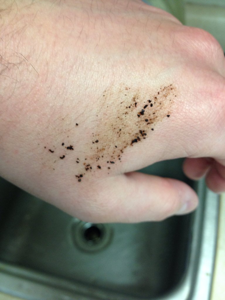 AJDomer's tweet photo. Got a paper cut and coffee grounds came out... 😳☕️ #bleedingcoffee https://t.co/tNncKWaS4k