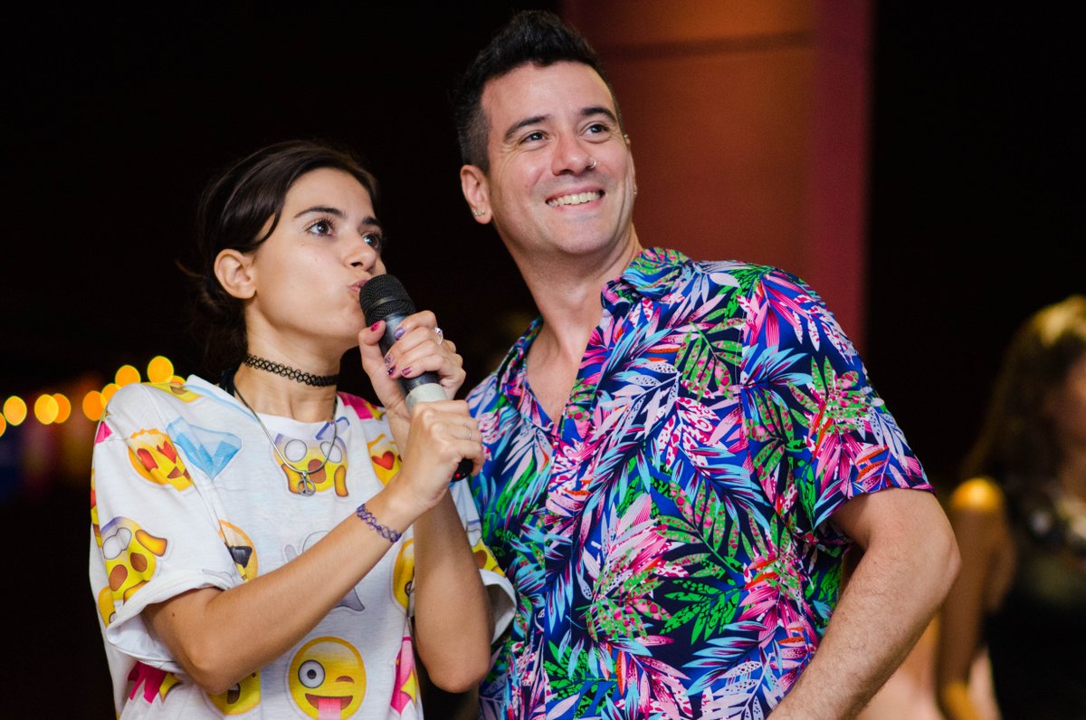 AperitivosAR's tweet photo. .@soylules y @marianoramirez le pusieron la voz a la historia #Mapa14 de @ultraredondo. Inspiración #MAPAverano https://t.co/Y5dFcnbemY