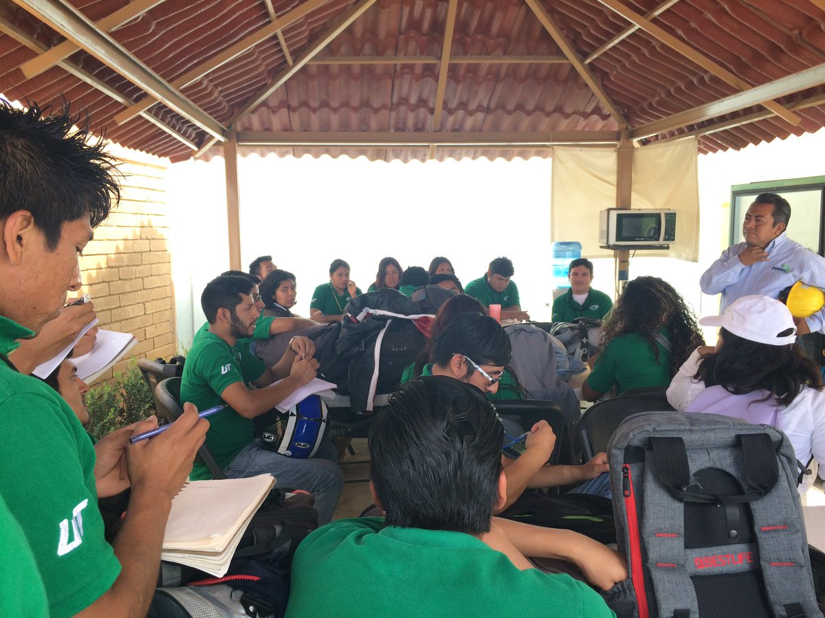 ces_85's tweet image. Estudiantes de #EnergíasRenovables ER801 de la UTVCO realizan visita a la empresa #Pavetech