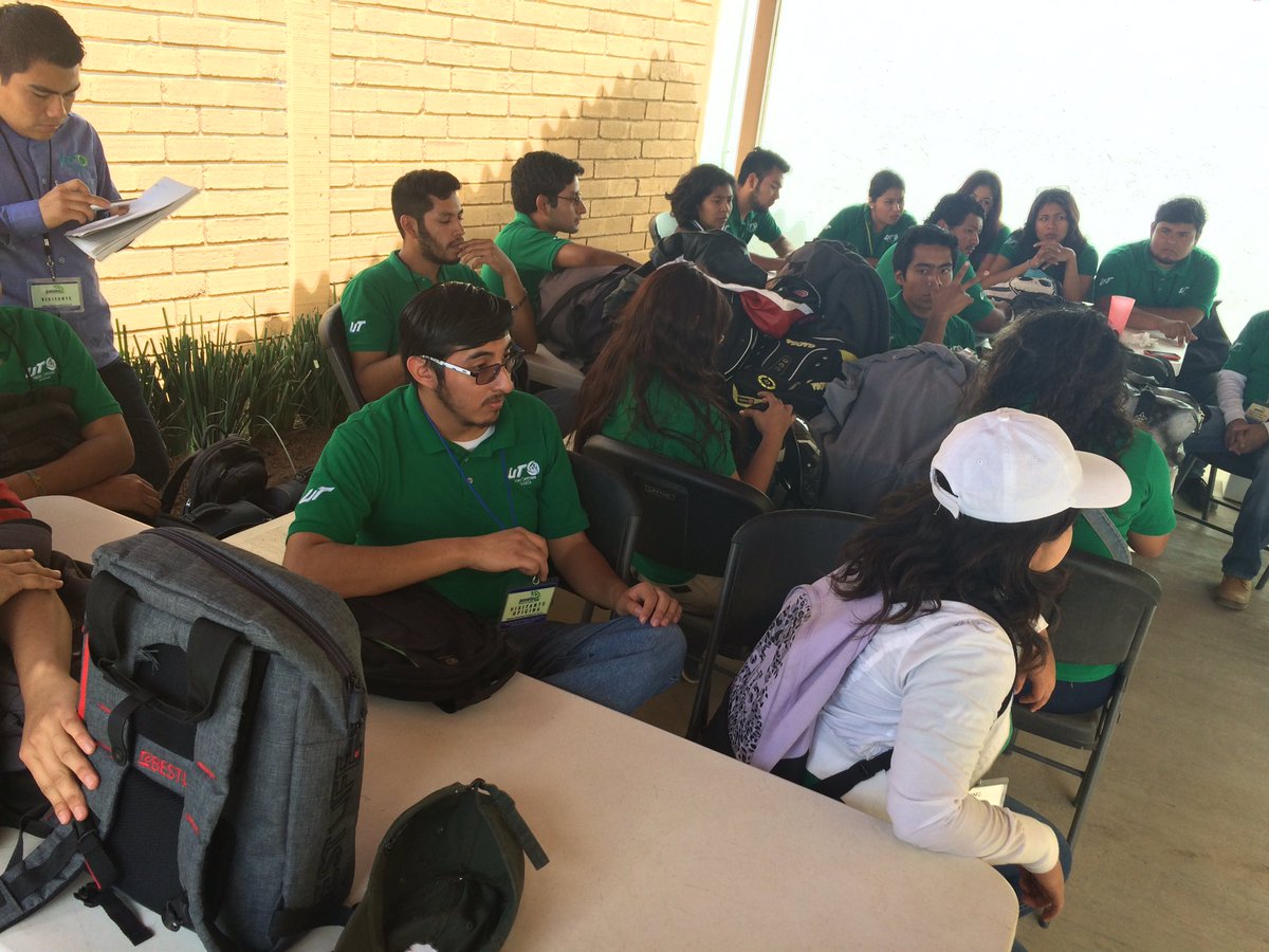 ces_85's tweet image. Estudiantes de #EnergíasRenovables ER801 de la UTVCO realizan visita a la empresa #Pavetech