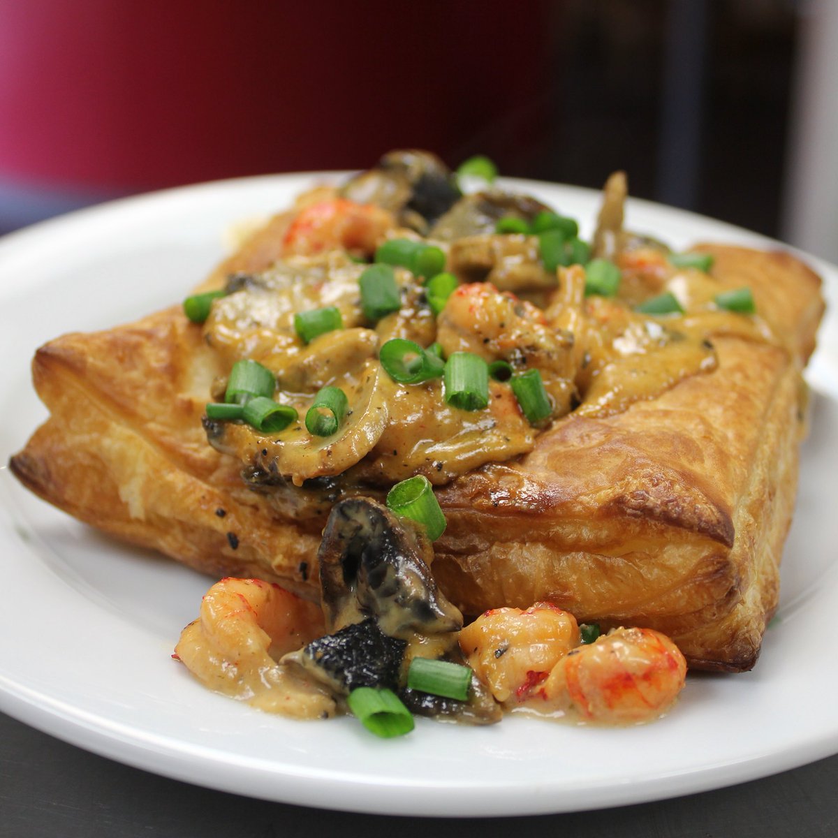 ReginellisNOLA's tweet photo. No meat? We got you! #CrawfishPuff #SeafoodSpecials #reginellis #lentfood https://t.co/xBvr8nUyRF