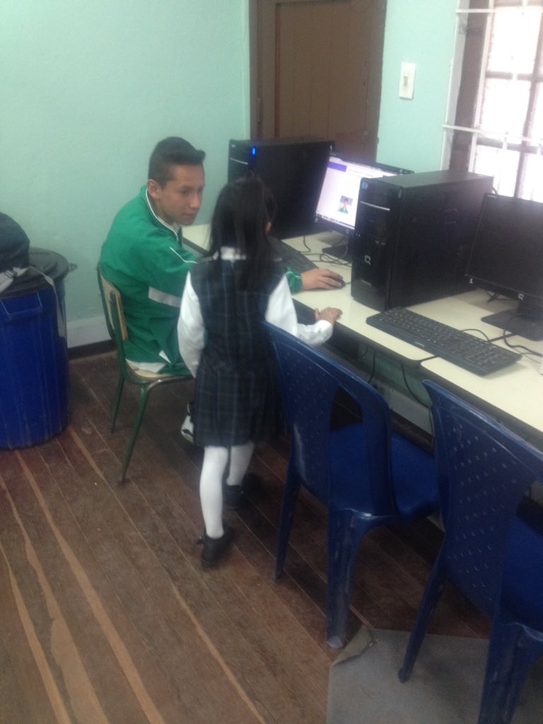 PieccUsaquen's tweet photo. En la IED Usaquén los pequeños todos participan en la elección del gobierno escolar, todos somos parte #YoElijoPAZ https://t.co/rUpyHfrMWP