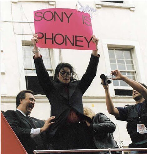 nanaAseel's tweet photo. Michael tried to tell us that Sony is evil. #SonySupportsRape #FreeKesha https://t.co/oSGWCGw3T6