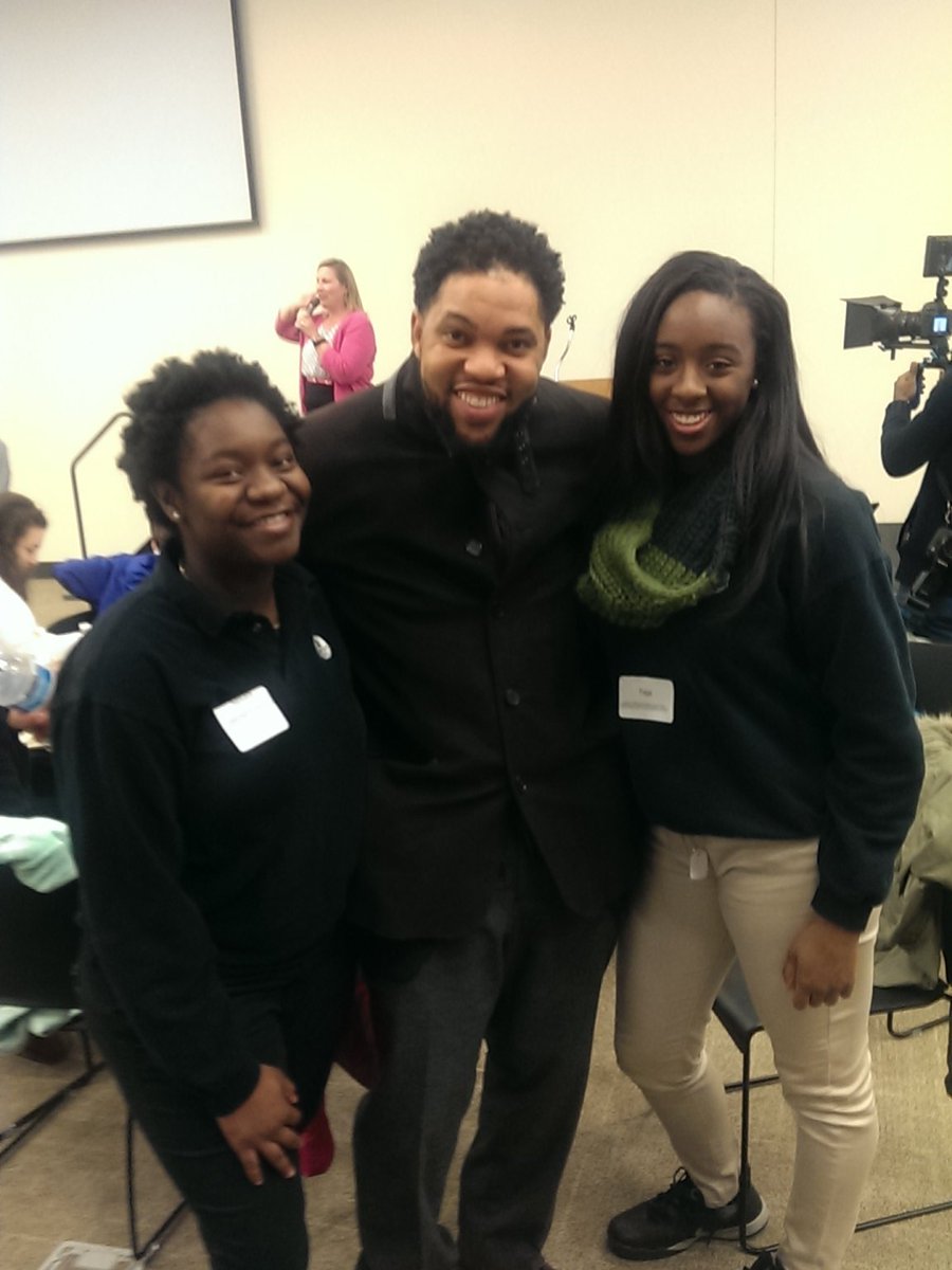 curtisbell44's tweet photo. #wearebrooklynpark Some of the students hanging with Coach Q at the Black History event @CoachQ14 @ParkCenterSrHS https://t.co/NSw7StNWGC
