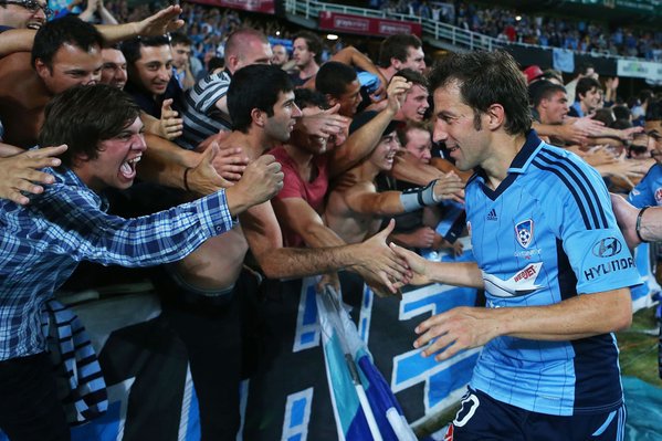 MotivacionesF's tweet photo. "Los futbolistas deben tomarse fotos con los hinchas. Para ti es un segundo, para ellos, una vida"-Del Piero https://t.co/0K8UtnC5LJ
