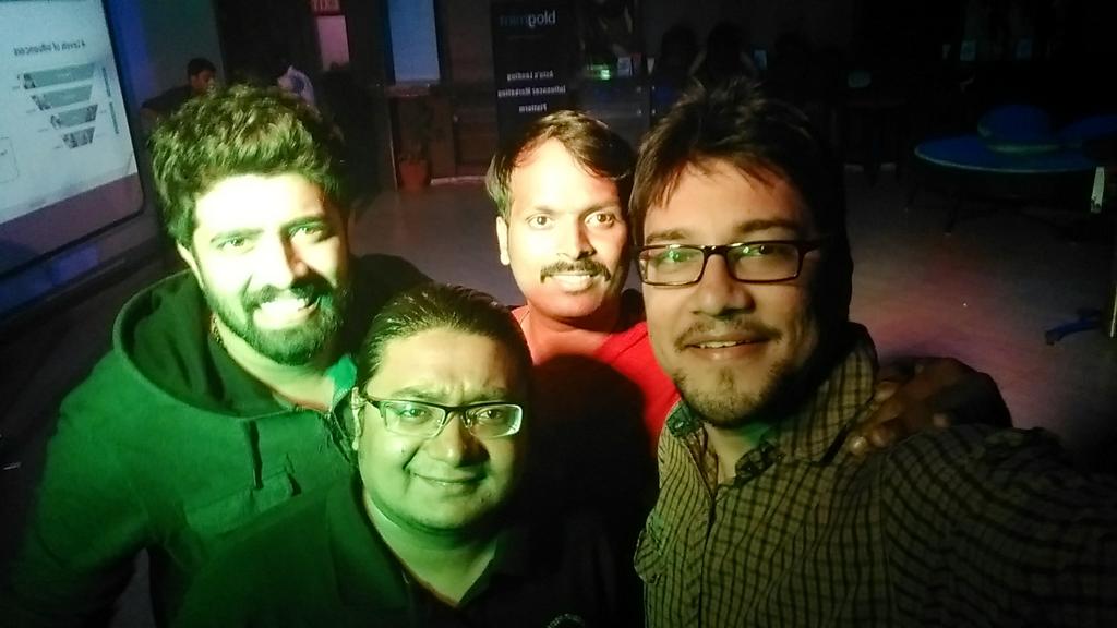 akash207's tweet photo. Great #SSMeetup with @Social_Samosa &amp; @theblogmint. #SocialMedia #DigitalMarketing https://t.co/vMQ2CakyTb