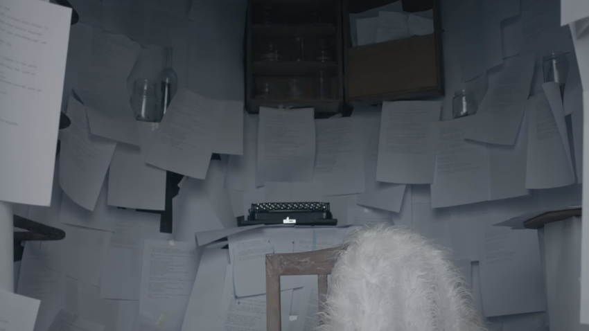 shebetterdont's tweet photo. kingdom of dreams and madness. <3 #chasingkites #iamamiwhoami #twimc #BLUE @twimc_label https://t.co/eYToE12R78