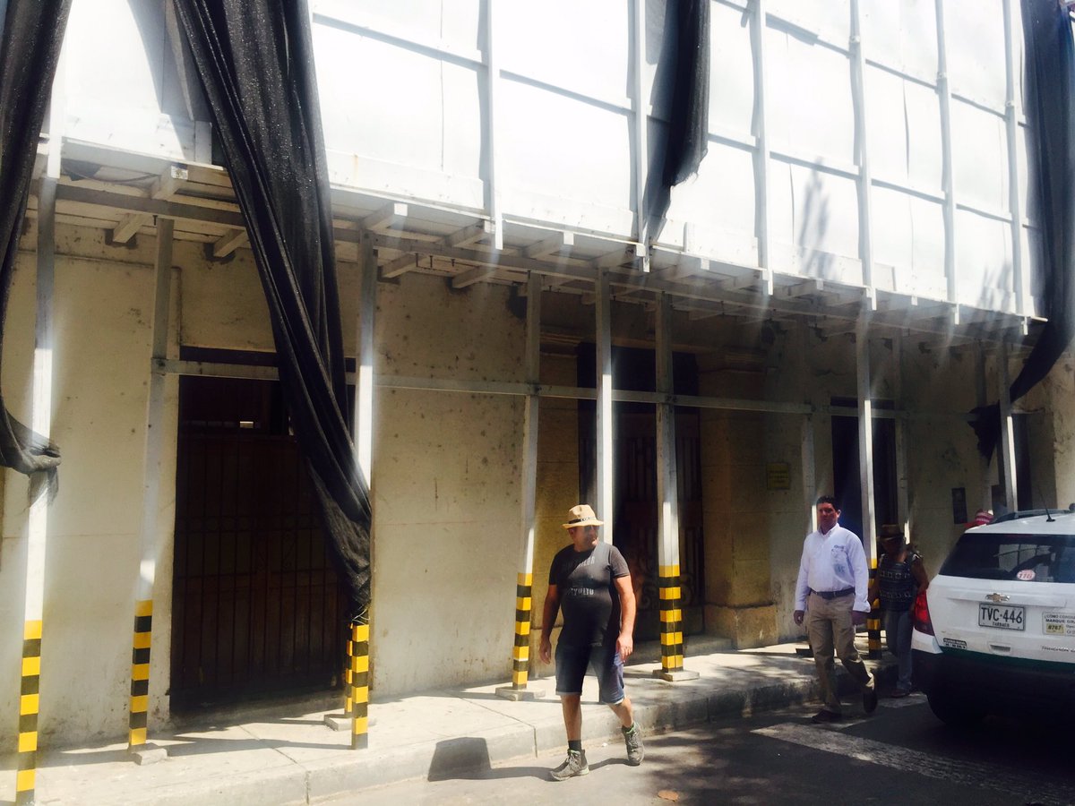 DesignVargas's tweet photo. Espacio urbano no ideal @CCCreativas #cccreativas https://t.co/NcLxHNB8bR