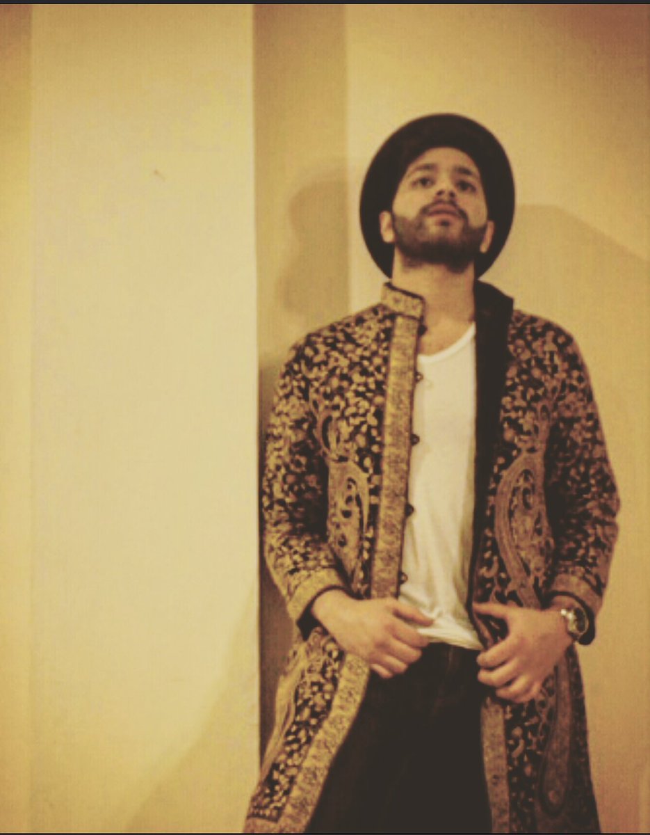 FAIZON95's tweet photo. Sultan on a Black Goldfish coat.
Design by FAIZON https://t.co/7sVmGr8q4G