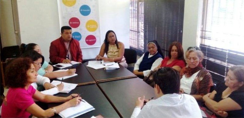 Defensoria_Vzla's tweet photo. #Merida DdP realizó mesa de trabajo con entidades de atención de NNA y Farmatodo https://t.co/ZXoaL5iHB9 https://t.co/nNNGSI0ttq