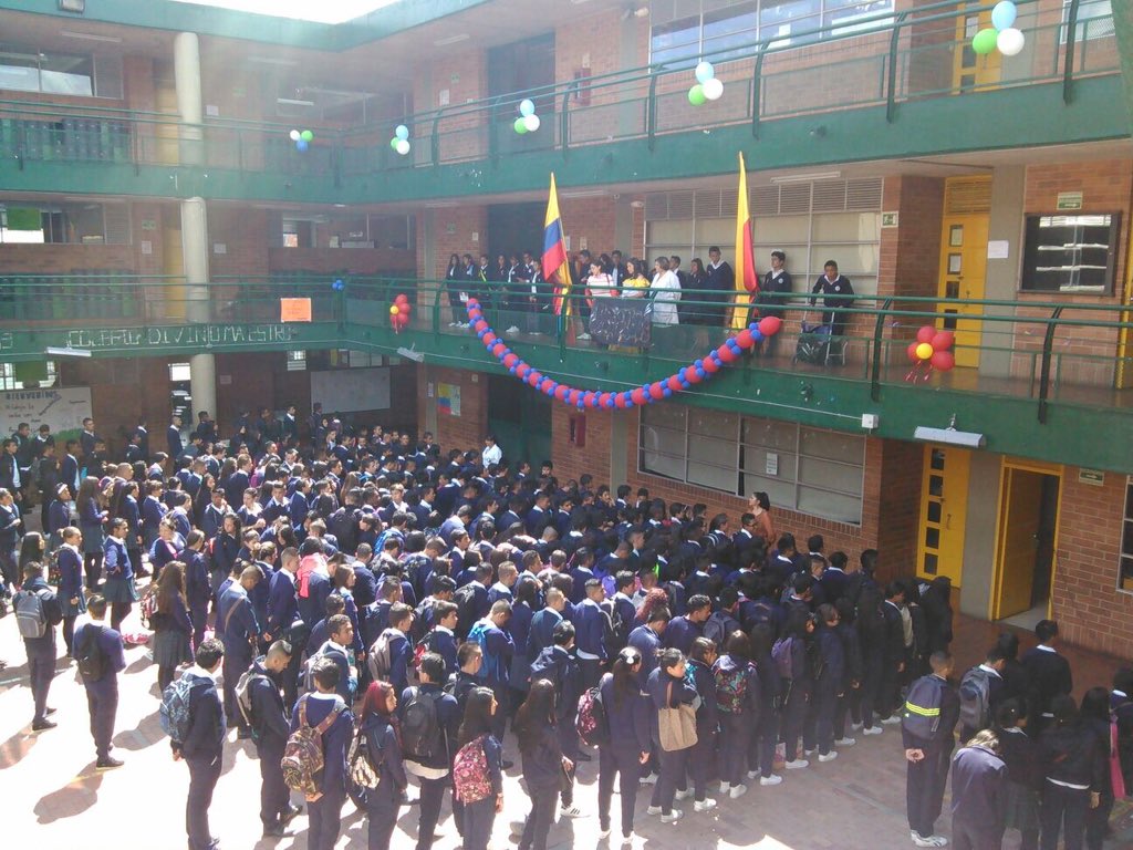 PieccUsaquen's tweet photo. Inicia la elección de gobierno escolar en la IED Divino Maestro JT porque ellos también dicen #YoElijoPAZ https://t.co/YPaMK1Pepy