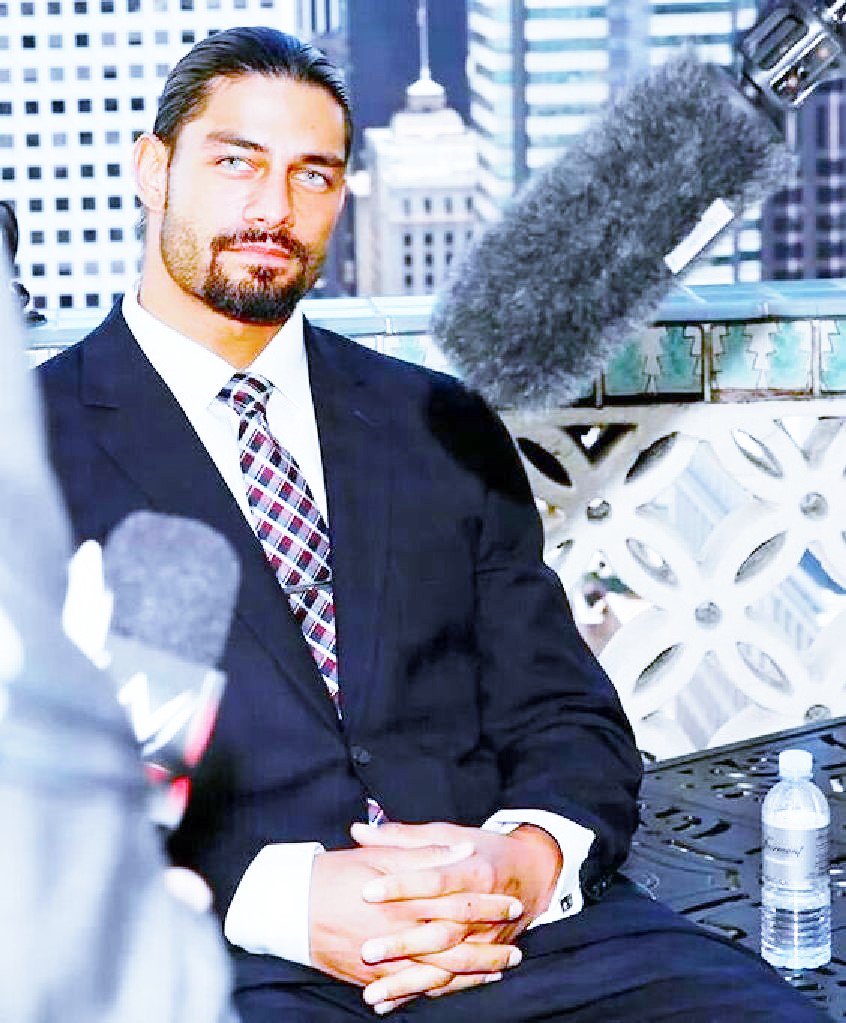 LeeshaNDessy's tweet photo. #Roman #InGear #InSuit #Winner #HelpHimWin #SunFastlane #CheerLoud @WWERomanReigns @romanreigns568 @shady926 https://t.co/kUT3rbdOnF