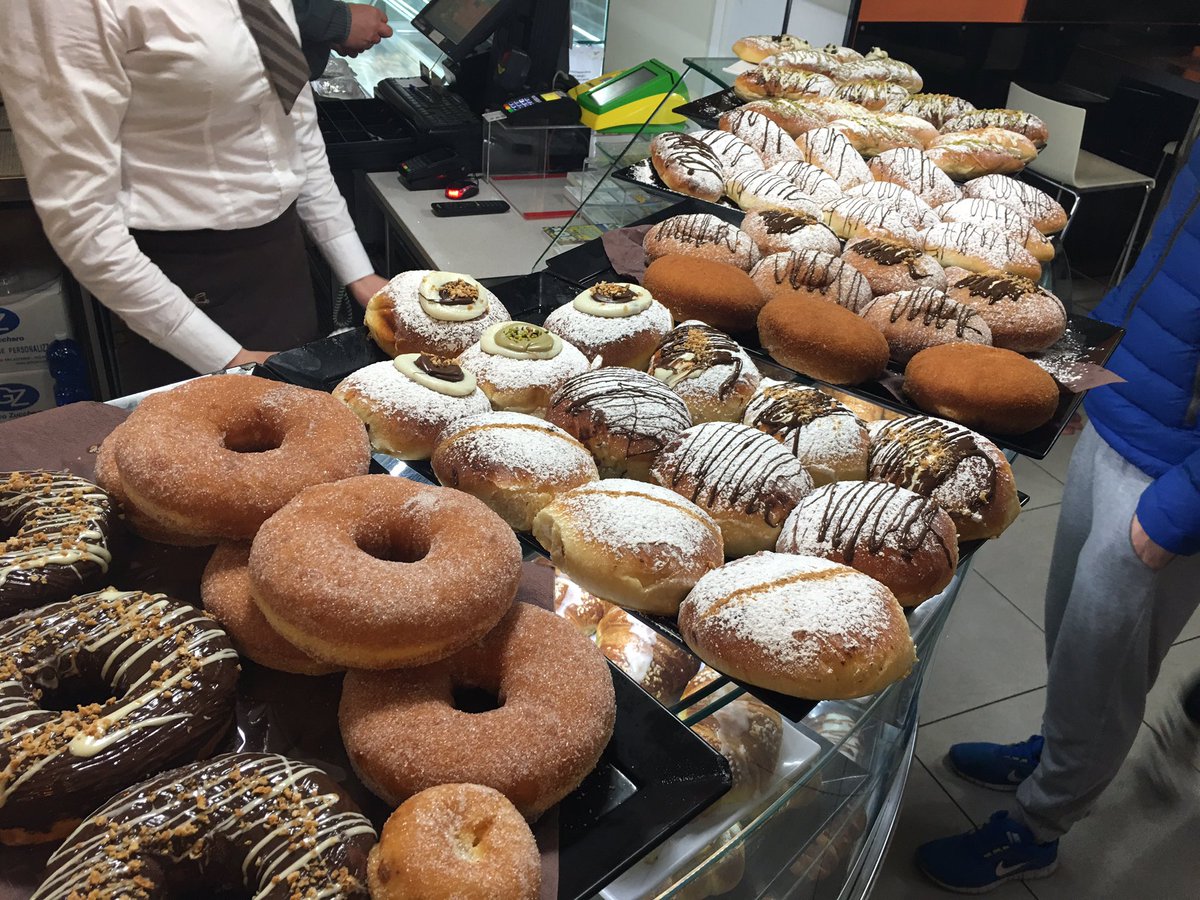 Il Johnny Walker di Palermo ci accoglie così! 🎉 #Palermo #Sicilia #GirandoLaSicilia