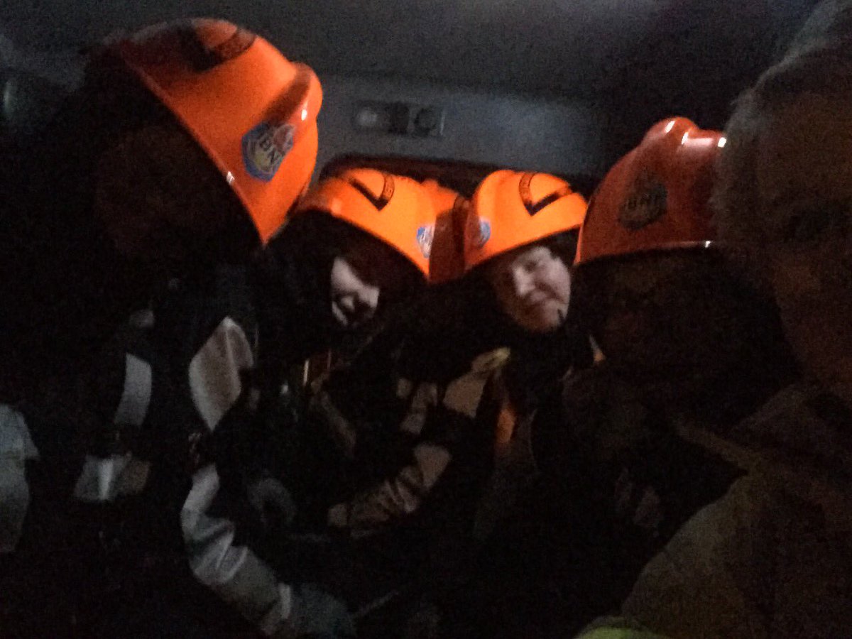 JbHouten's tweet photo. Vanavond oefenen onze aspiranten bij de kinderboerderij🐰🐹 🚒 https://t.co/ghcnqjd5NJ