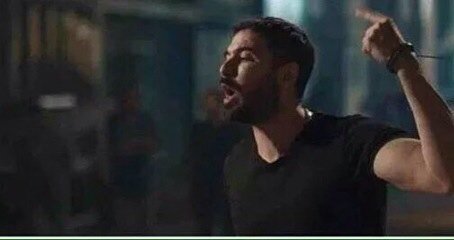 a7ma_no7's tweet photo. نقول تانى .. من يدنو من سور حديقتها من يدخل حجرتها من يطلب يدها من حاول فك ضفائرها .. هقطع وشه، امين ؟ https://t.co/lFmxzgl3lE