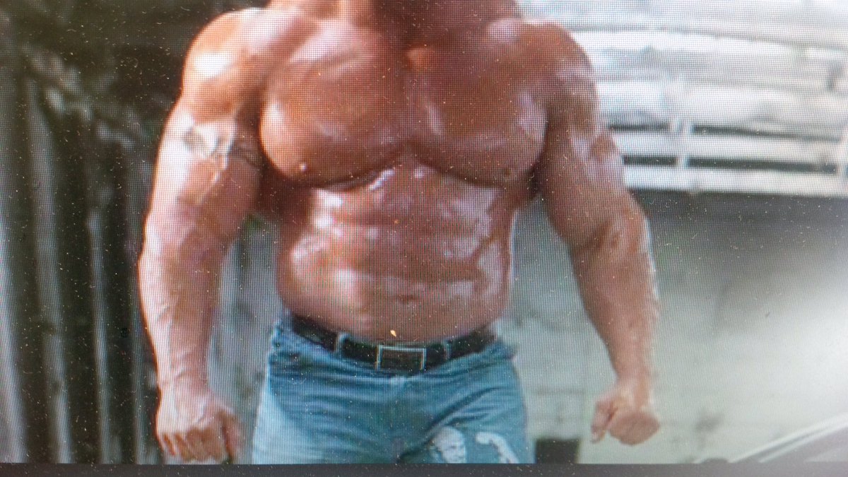 IcemenInsider's tweet photo. @HagelJoshua is angry with all the press the man crush @hunker_2 is receiving , he sent me this pic #liteworkout π³ππΌ https://t.co/NpwvieY5vA