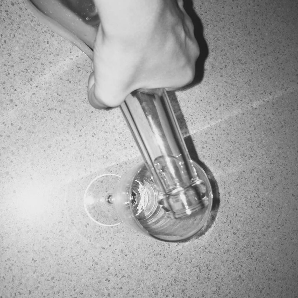 Madbull_FE_'s tweet photo. Gonna drink some wine 🙌
Goes with the feed hopefully 😬

Tags;
#blackandwhite #minecraftwinning #minecraftisbae #min… https://t.co/Fmw4L5E1PS