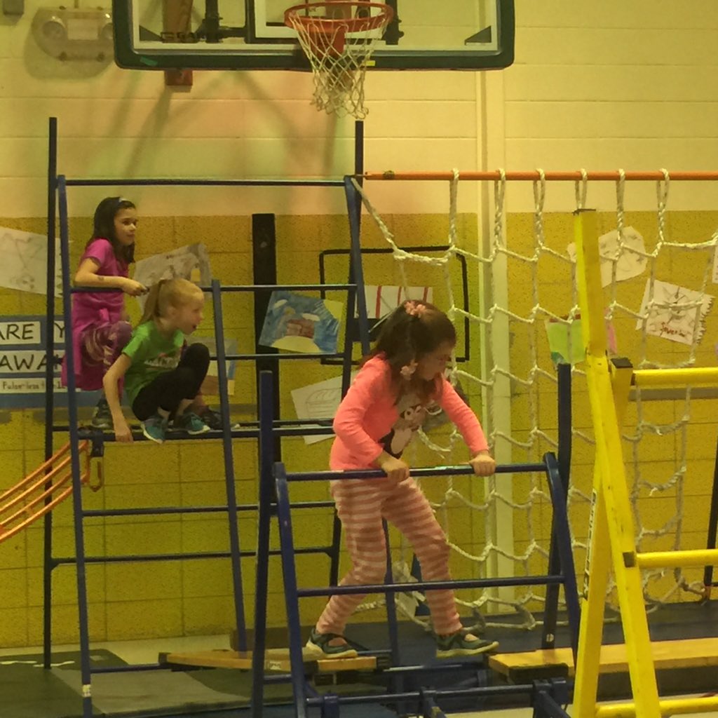 ChenowethDenise's tweet photo. Class reward #extraPE @NicoleKNorris @Prettyboyes1 @Mrs_OlingerBCPS https://t.co/is5MyfE3oA