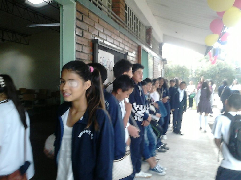 PIECCEngativa's tweet photo. #YoElijoPAZ para aportar juntos a Bogotá. Colegio. Simón Bolívar https://t.co/ZJLMaqKFOW