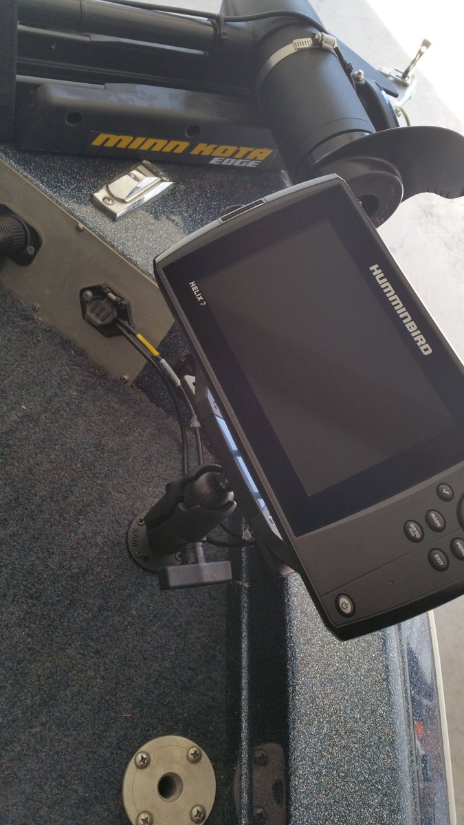 TopWaterA78's tweet photo. Bought a new trolling motor and fish finder with my bass pro gift cards. #BassProShop #hummingbird #minnkota https://t.co/iGUwmw4Dbo