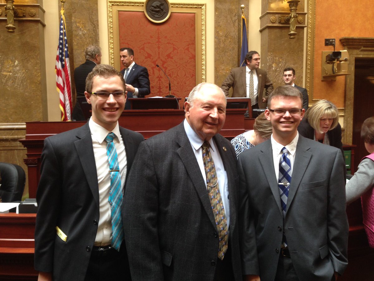 A pleasure meeting with some of Utah's future leaders! #utpol #utleg #morganhigh