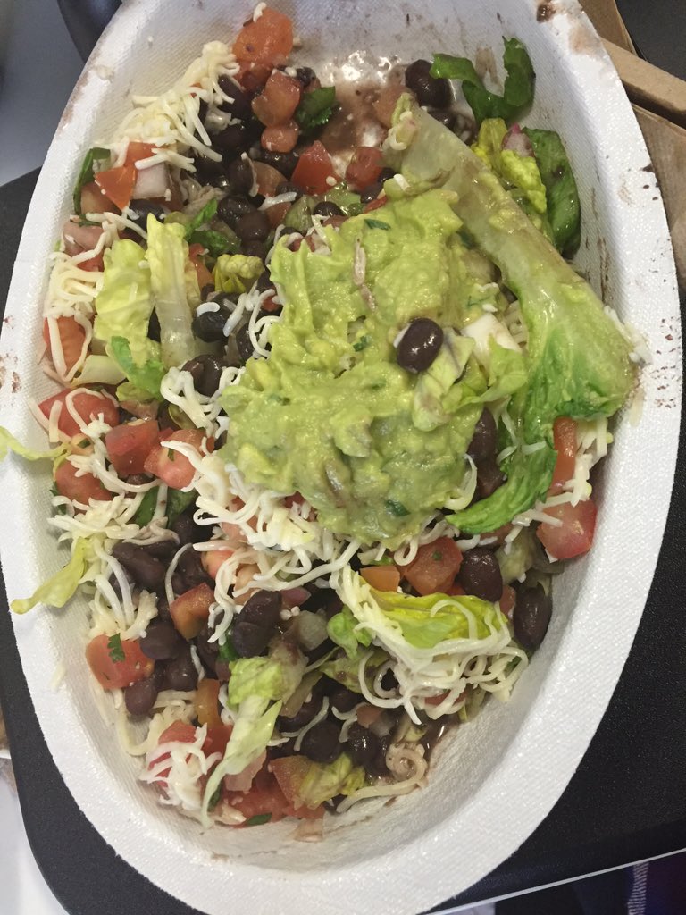 lisaaadubya's tweet photo. @ChipotleTweets When u online order a chicken salad but there's a river of bean juice and no lettuce or chicken  😑 https://t.co/hGY7RvFaML
