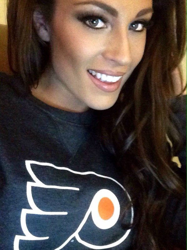 FlyersGuy8654's tweet photo. Happy Birthday to the beautiful @NHLFlyers Arena host @Alex_Kraemer3! πππππ₯π₯ Go out there and #WinitforAlex! https://t.co/AR918NPmmp