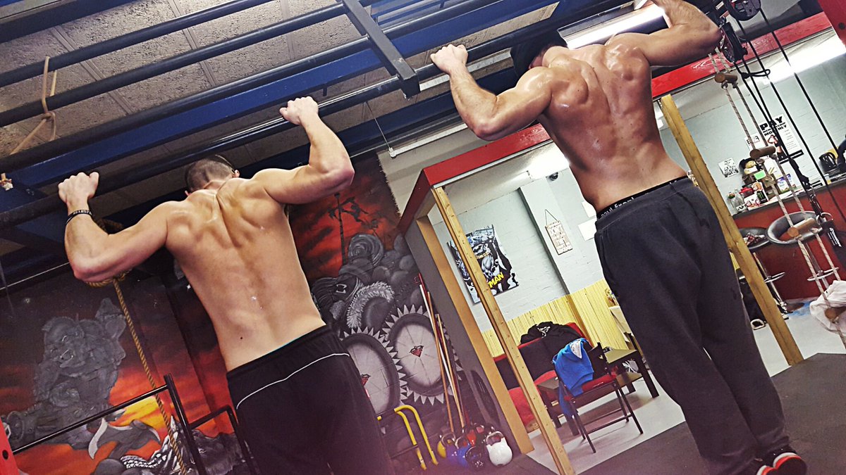 GravityAcademy1's tweet photo. If It Doesn't Challenge You It Will Never Change You'💪 #Calisthenics #Fitness #motivation #pullups #EOFMissingLink https://t.co/2C5HqYCB2C