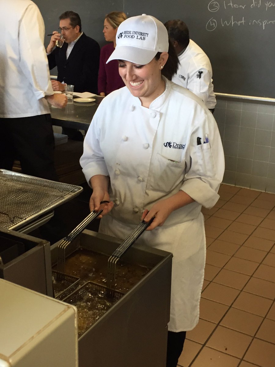 Congratulations to Dana Bloom for the #winning recipe of our veggie flour competition 🎉 fried #chicken &amp; biscuits 😋