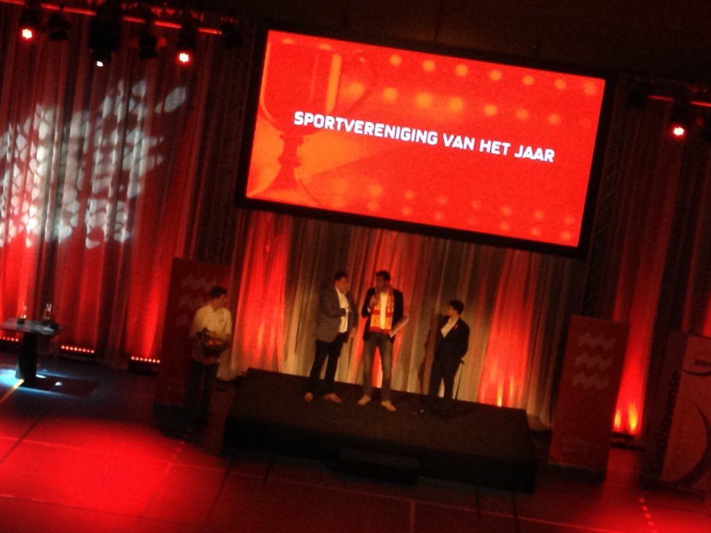 Ja hoor, we hebben 'm!! Beste voetbalvereniging van Eindhoven, 3e beste sportvereniging! #vvDBS