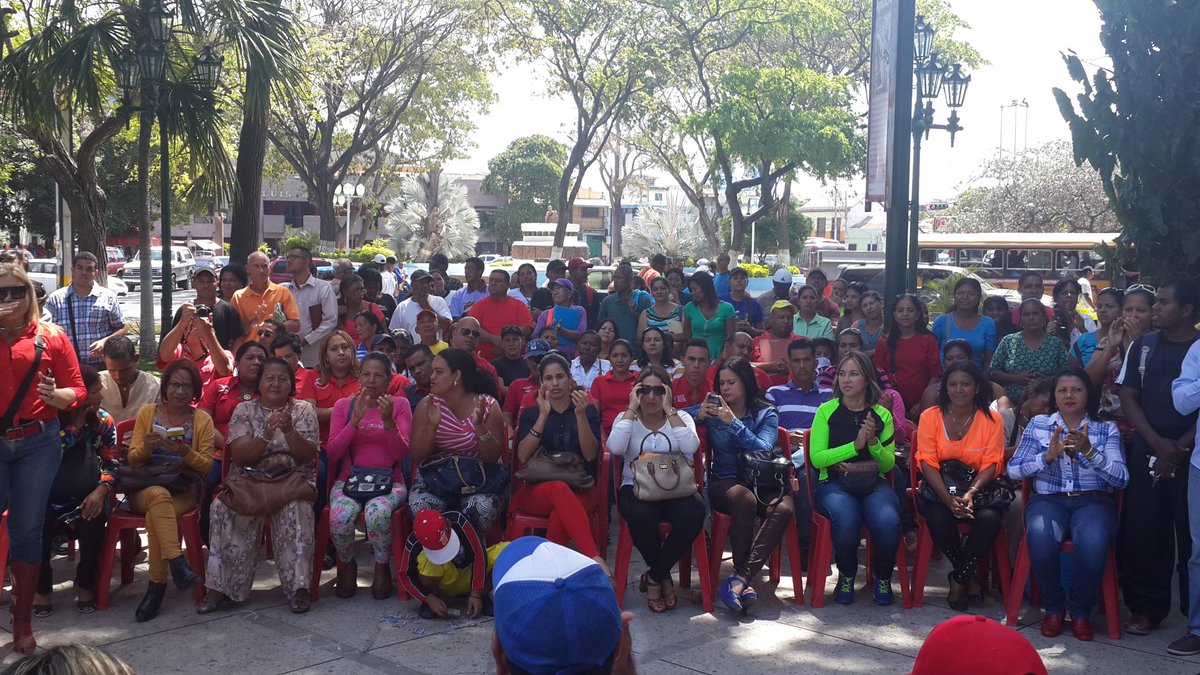 imatursucre's tweet photo. @davidvpsuv Pueblo y Diput d Bloque d la Patria(Gilberto Pinto,Edwin Rojas) reunidos en rechazo a Ley de Amnistía https://t.co/iD1F6hibSN