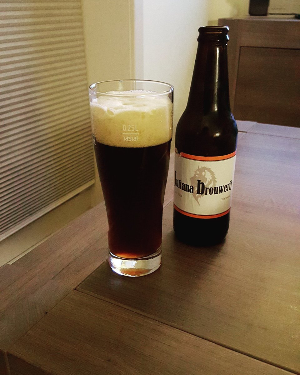 RiesNell's tweet photo. Lekker biertje van de #julianabrouwerij #Quadruppel https://t.co/34QLQoo7HT