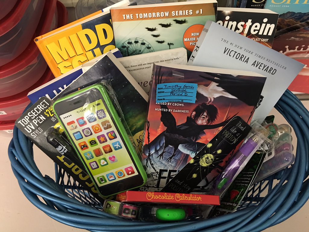CarmMSLibrary's tweet image. Winner of CMS Bookfair Raffle:Tim Garcia! Congratulations-many wonderful books/novelties in the prize! @CarmenitaMS