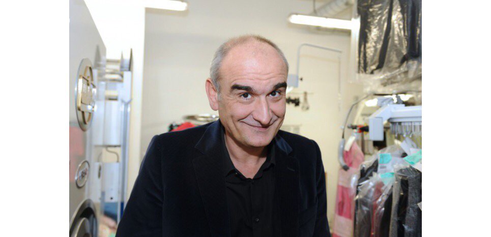michalevine's tweet photo. Pascal Nègre, l'emblématique patron d'Universal Music France, remplacé https://t.co/AYs68ozVpg https://t.co/4GU3jCaoQb