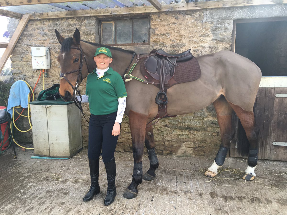 chiefchemopony's tweet photo. @olismith55 @devoucouxWESTUK you've made me the happiest girl alive today. Thank you so much #teamdevoucoux #thebest https://t.co/nxG1OKnTru