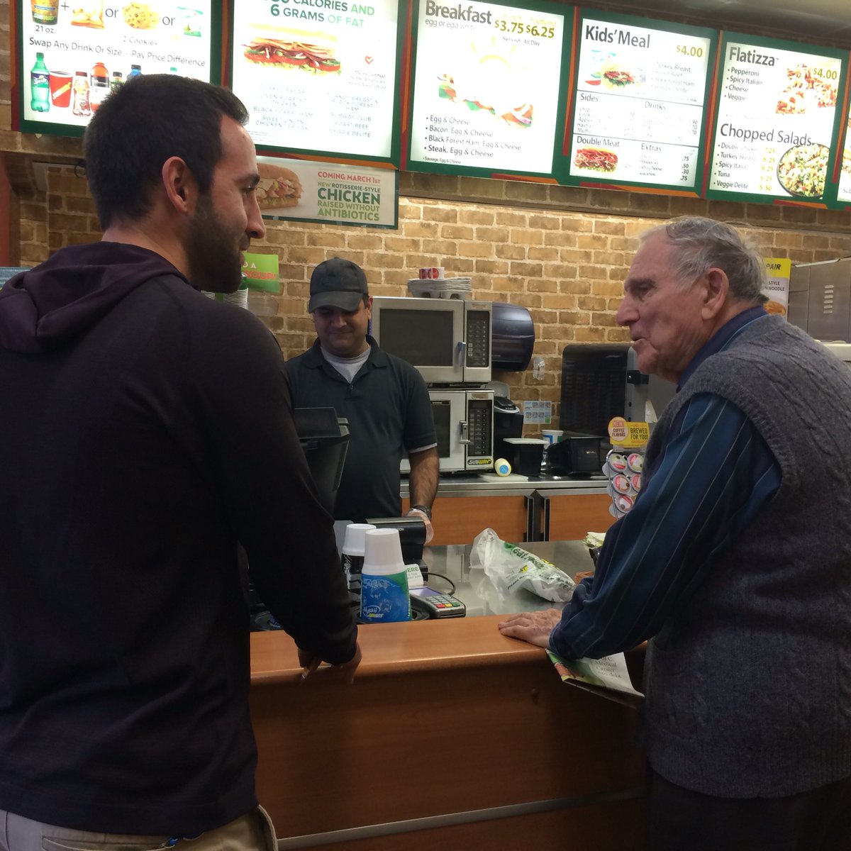 Rick_Guerrero's tweet photo. Purchasing a meal...the guy responds "what's the catch" #LinkedInChicago #LinkedInLife #inday #inkindness #RAK https://t.co/pdNkgI8Mku