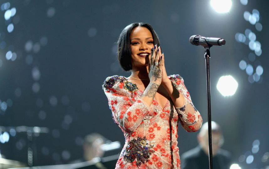 PublimetroMX's tweet photo. ¡ @rihanna aplaza su gira! Vean por qué https://t.co/MKHMwkGw9c https://t.co/zO3k8nE2jA