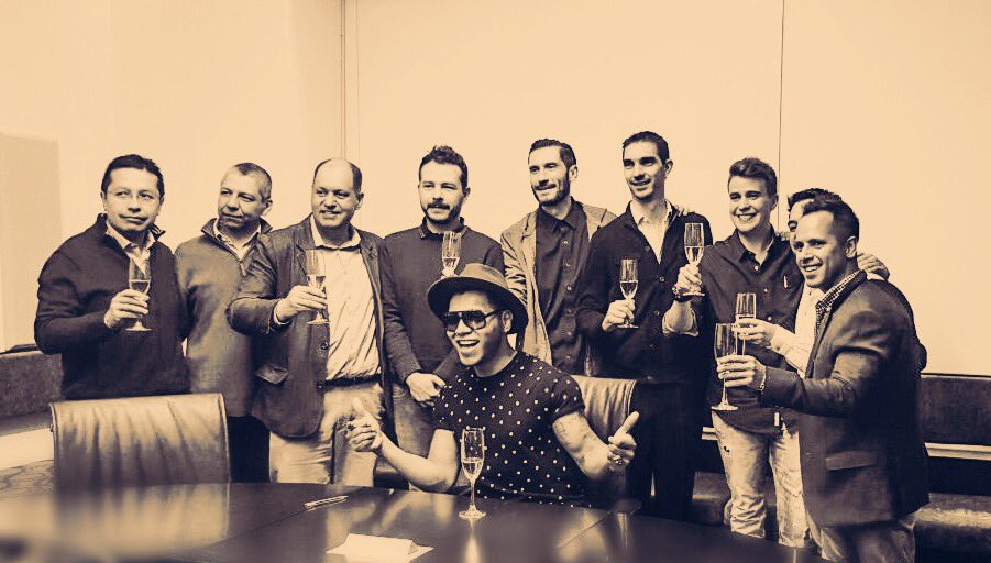 SAMOALLSTAR's tweet photo. Donde hay pasión, hay sueños, donde hay sueños, hay vida, una foto para mi historia @UMusicMexico @UniversalLatino https://t.co/mqwPUogrWb