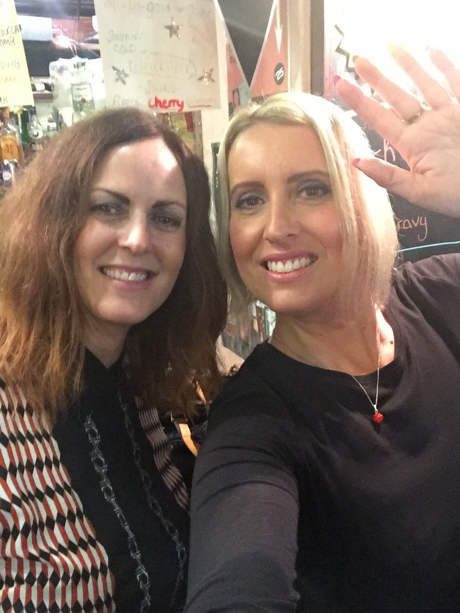 Cathaclysmal's tweet photo. 17 years later and we look the same 🙈😂 #workreunion https://t.co/iXq35wxbmE