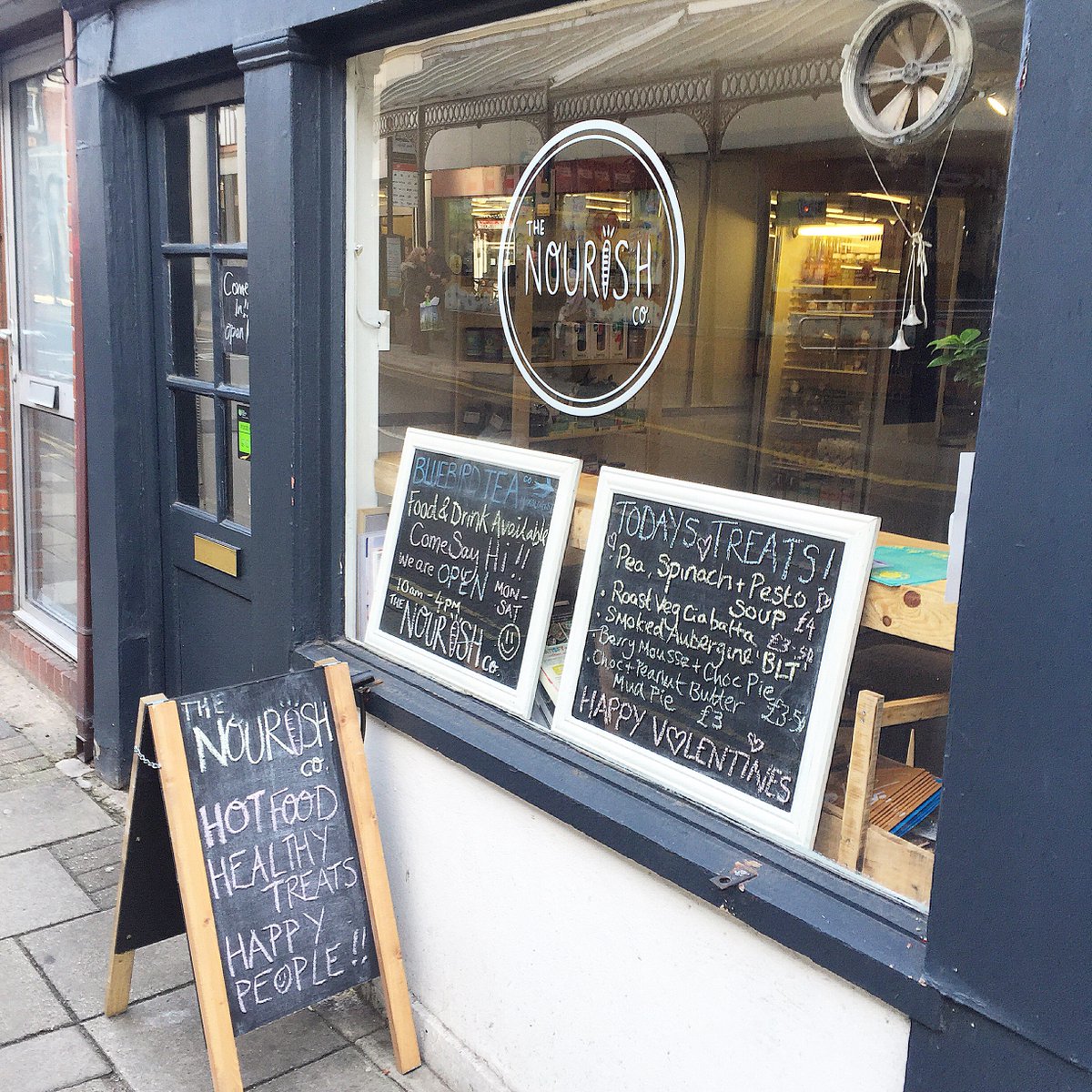 BLOGGED! 💚 #Colchester’s newest #vegan cafe <a href="/thenourishco/">The Nourish Co</a>! 
thevnicelife.com/2016/02/the-no…
<a href="/EssexBloggers/">Essex Bloggers</a> @essexlife