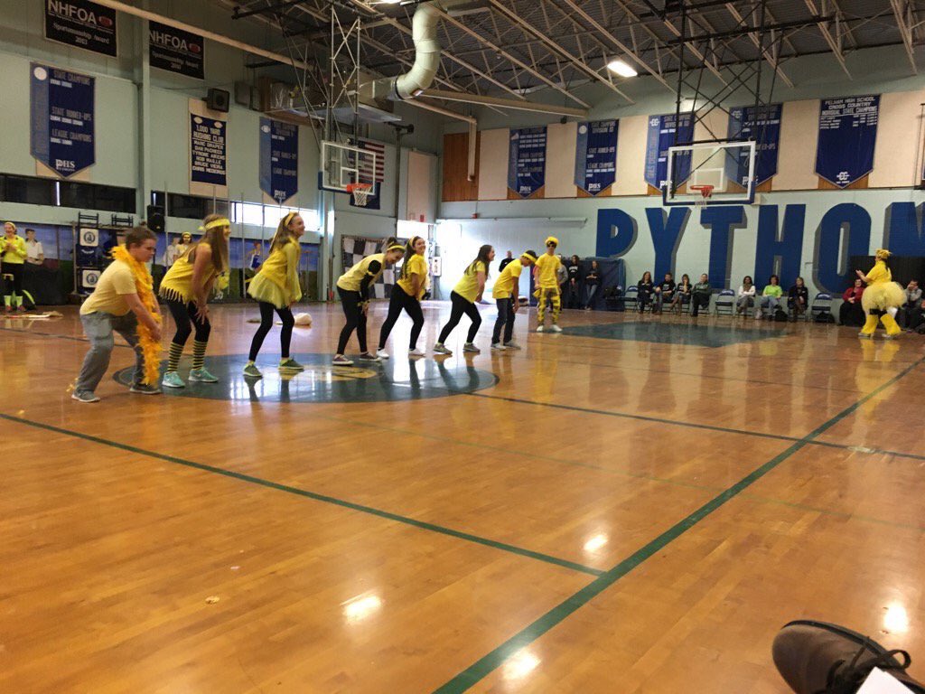CLASSOF2019_PHS's tweet photo. What a great showing for our first spirit week!! #classof2019 #spiritweek https://t.co/oZxKDTBGrf