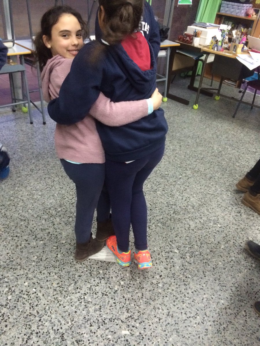 CtGrupos's tweet photo. Imposible resistirnos a poner mas fotos de esta tarde tan especial #contigolosgrupos #Cuaresma #amistad #GVXCT #GA https://t.co/fbdFFzVuCz